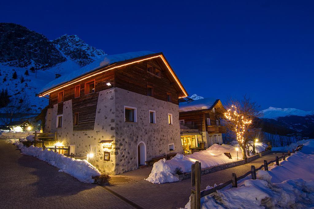 Agriturismo Raethia Isolaccia Kültér fotó
