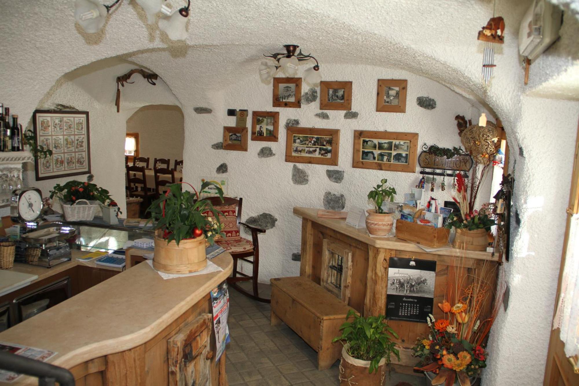 Agriturismo Raethia Isolaccia Kültér fotó