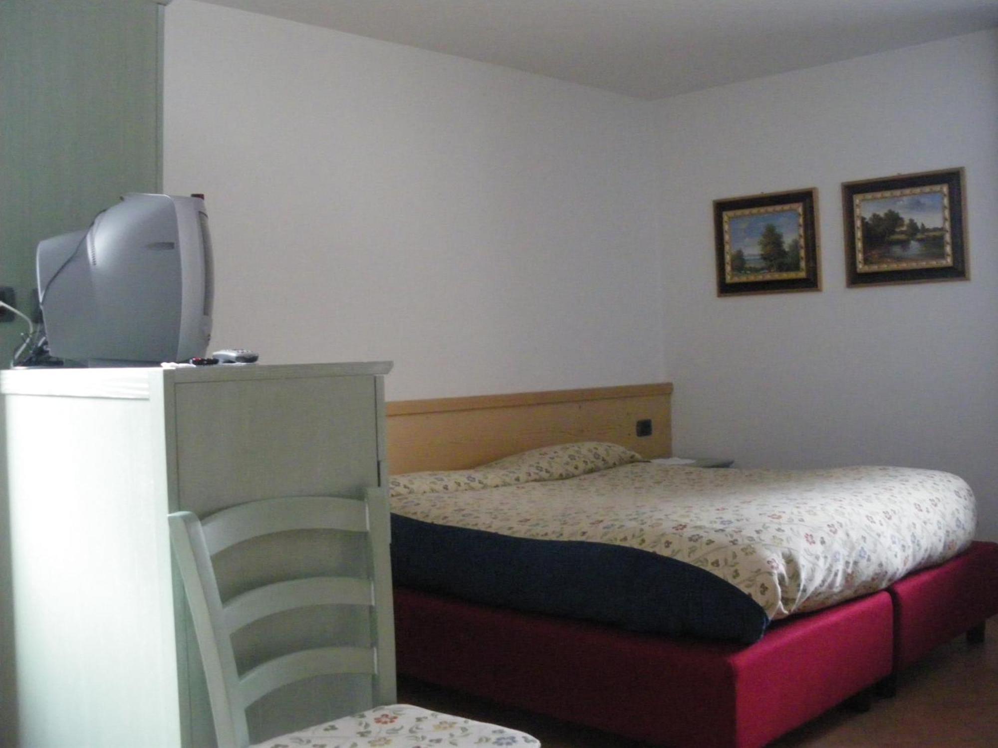 Agriturismo Raethia Isolaccia Kültér fotó
