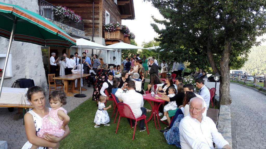 Agriturismo Raethia Isolaccia Kültér fotó