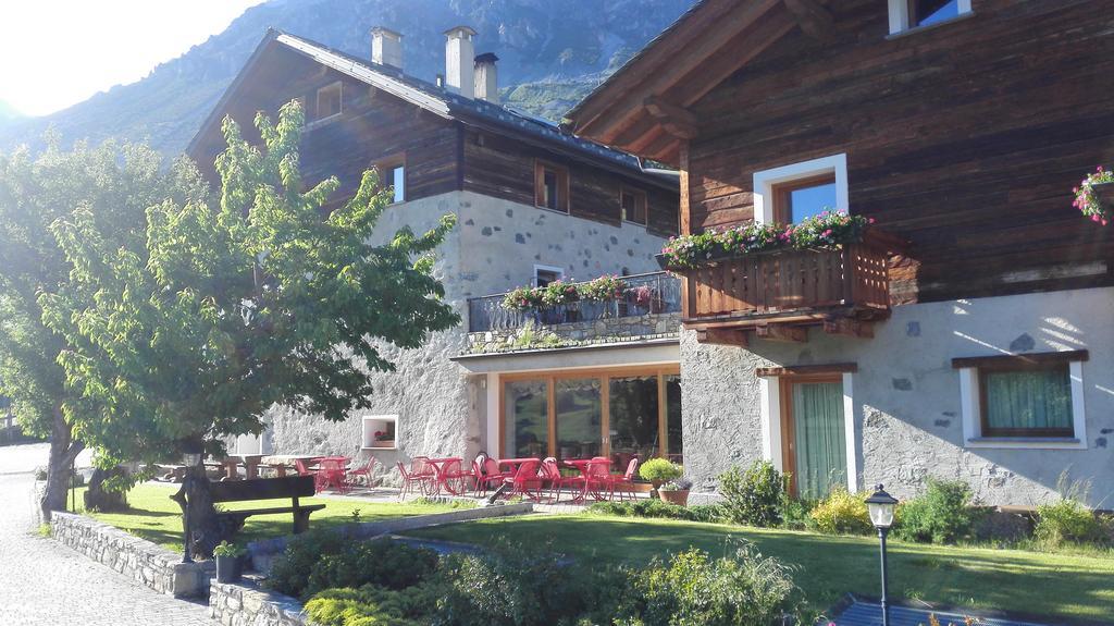 Agriturismo Raethia Isolaccia Kültér fotó