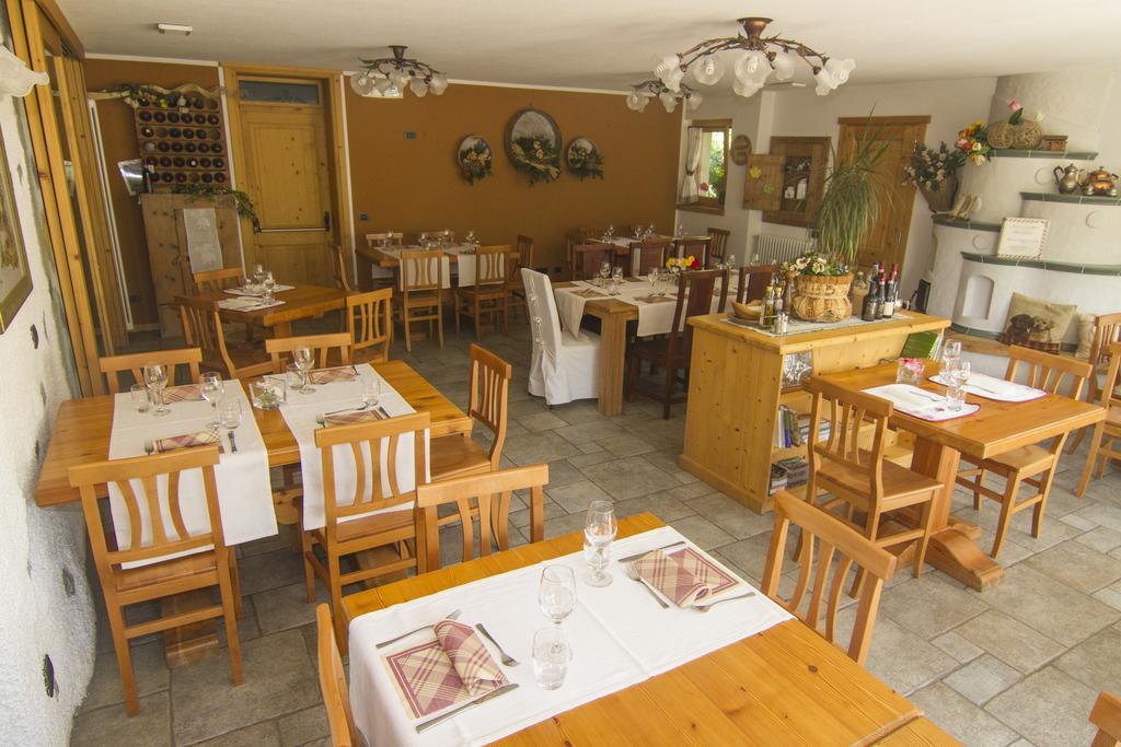 Agriturismo Raethia Isolaccia Kültér fotó