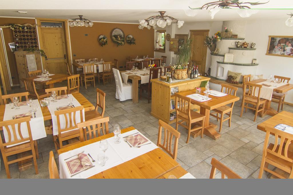 Agriturismo Raethia Isolaccia Kültér fotó