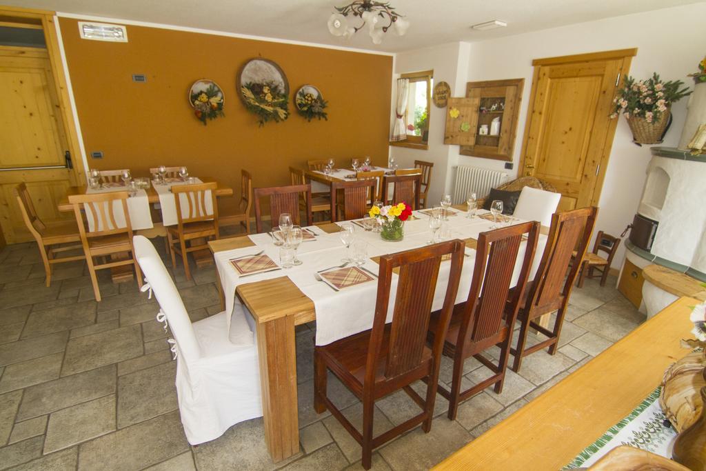 Agriturismo Raethia Isolaccia Kültér fotó