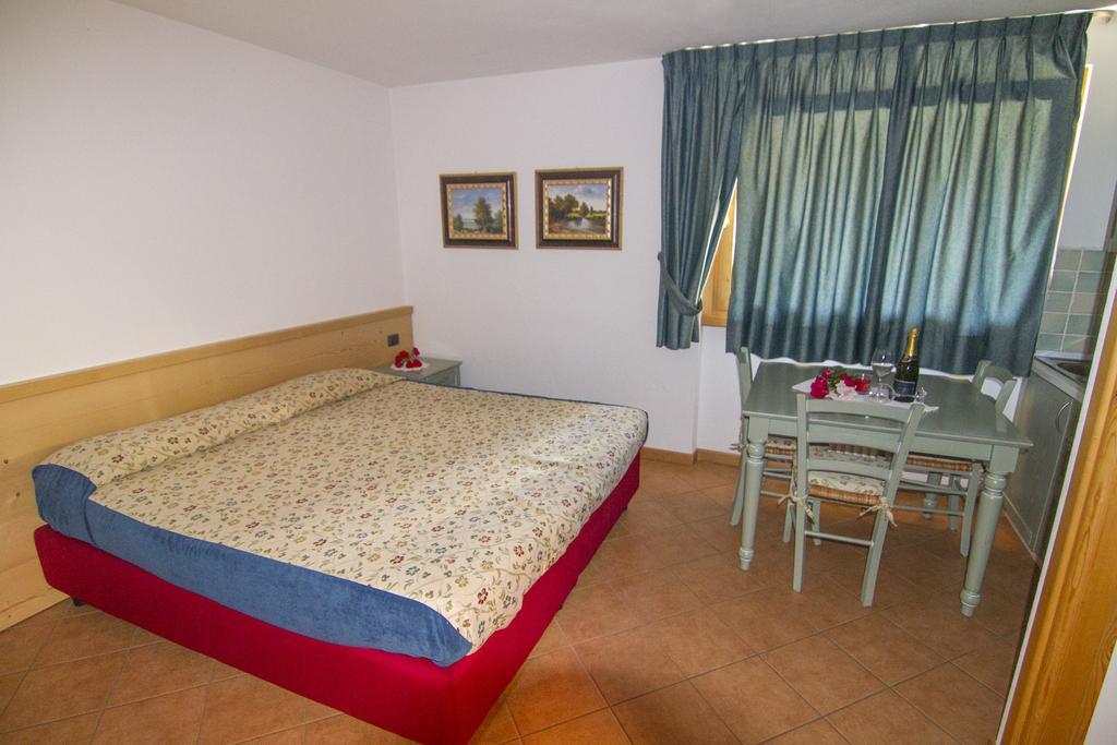 Agriturismo Raethia Isolaccia Kültér fotó