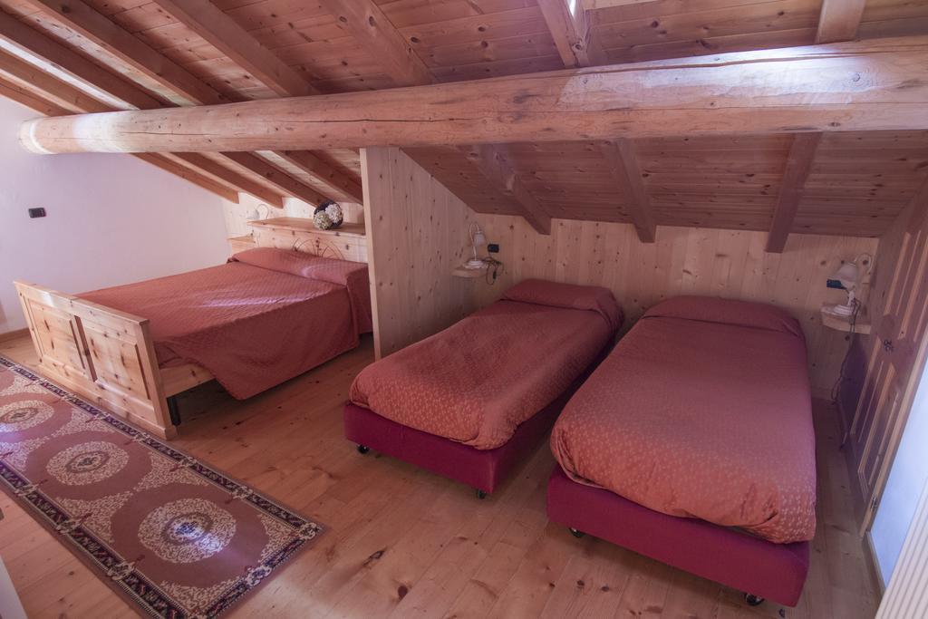 Agriturismo Raethia Isolaccia Kültér fotó