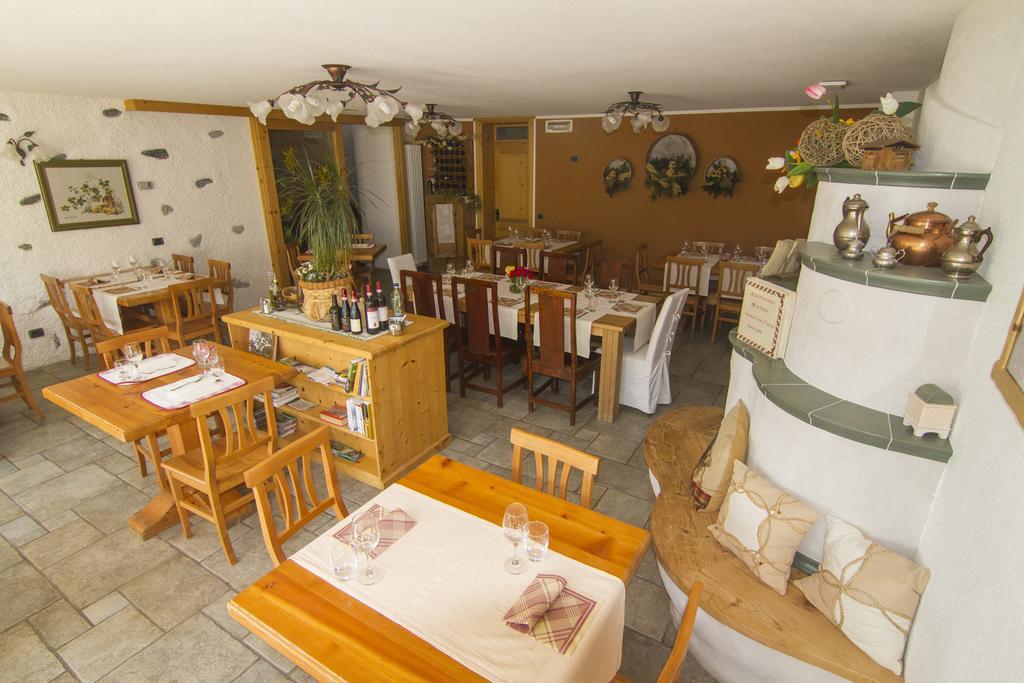 Agriturismo Raethia Isolaccia Kültér fotó